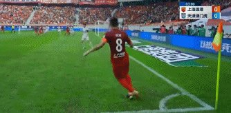 1730539759732045138.gif 【中超】武磊2球2助奥斯卡传射 海港5比0成功卫冕