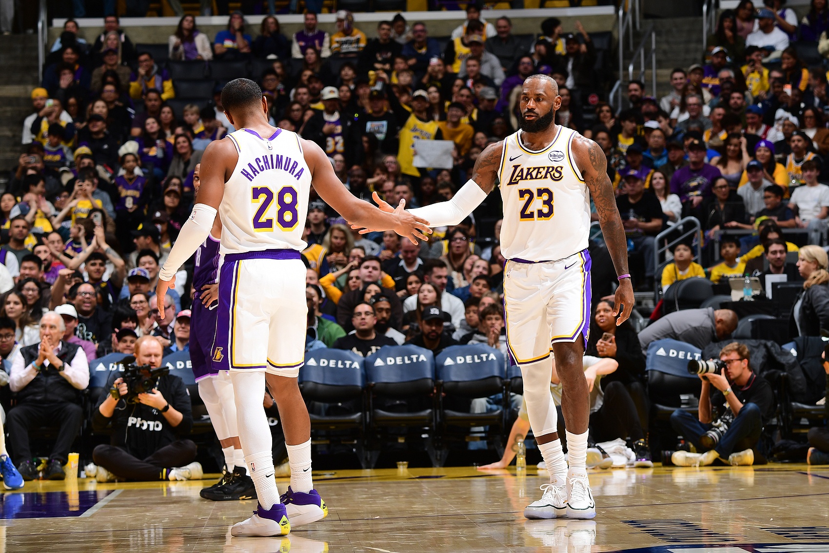 NG体育线上入口-关键时刻11胜0负！老牌天神41岁18中12 关键时刻有东有詹降维打击