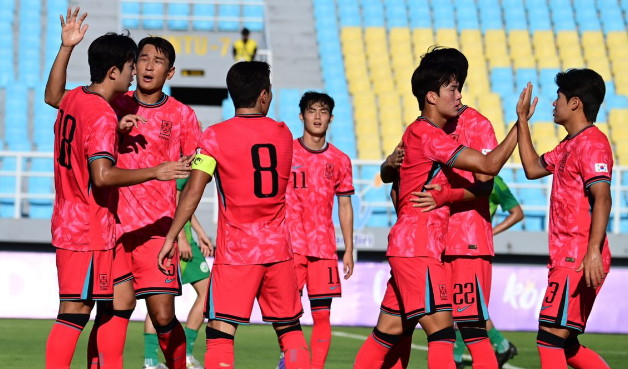 5-0！3-0！韩国+日本大胜登顶，还帮中国队一把，出线形势大反转