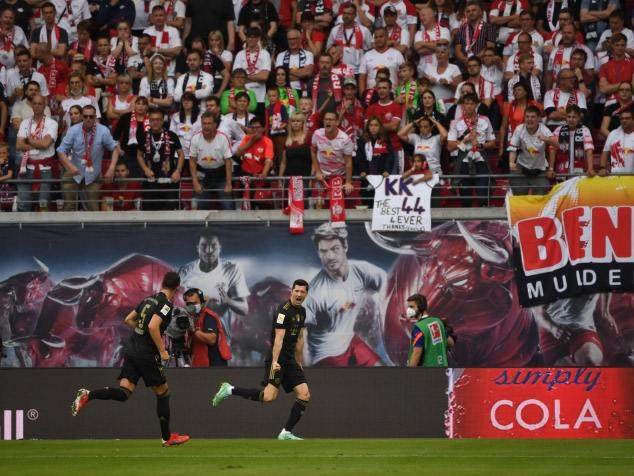 NG体网页登入-拜仁4球击溃德甲亚军 手球双标难掩穆夏拉光芒